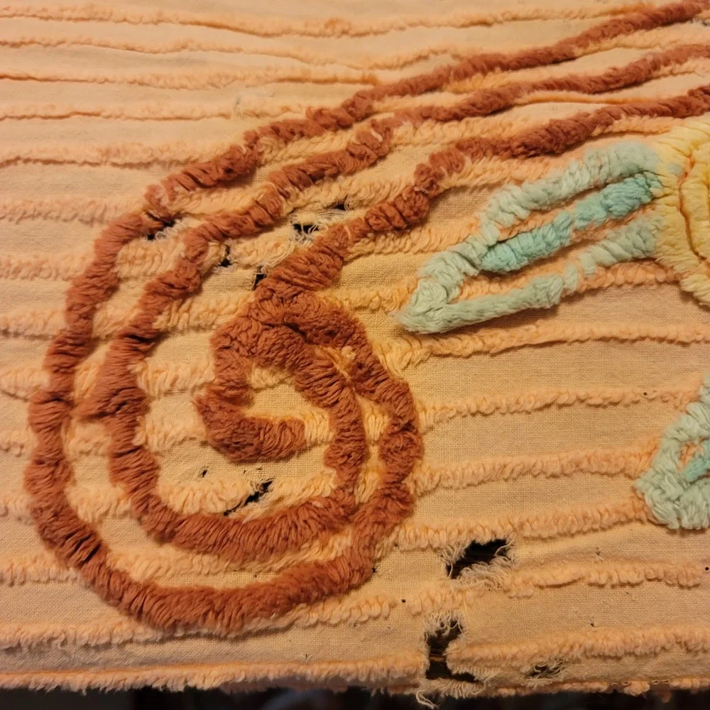 Chenille Peach Coverlet NEEDS REPAIR cutter crafts Queen/ Full Bedspread Blanket